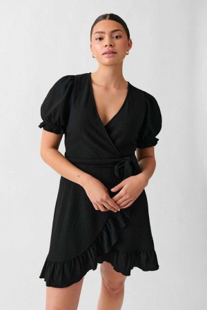 Black Women Gina Tricot Wrap Dress | 65RJEFISO