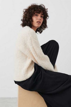 White Women Gina Tricot Boucle Knitted Sweaters | 12FXAYUKV