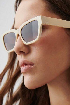 White Women Gina Tricot Classic Sunglasses | 17BAOEFZC